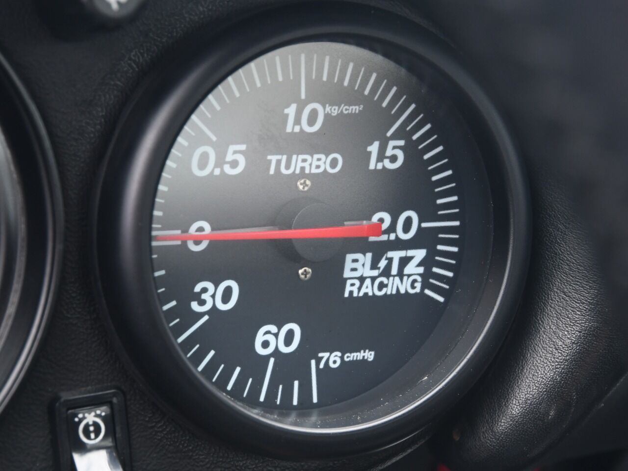 LEXUS LC500h ストラクチュラルブルー
