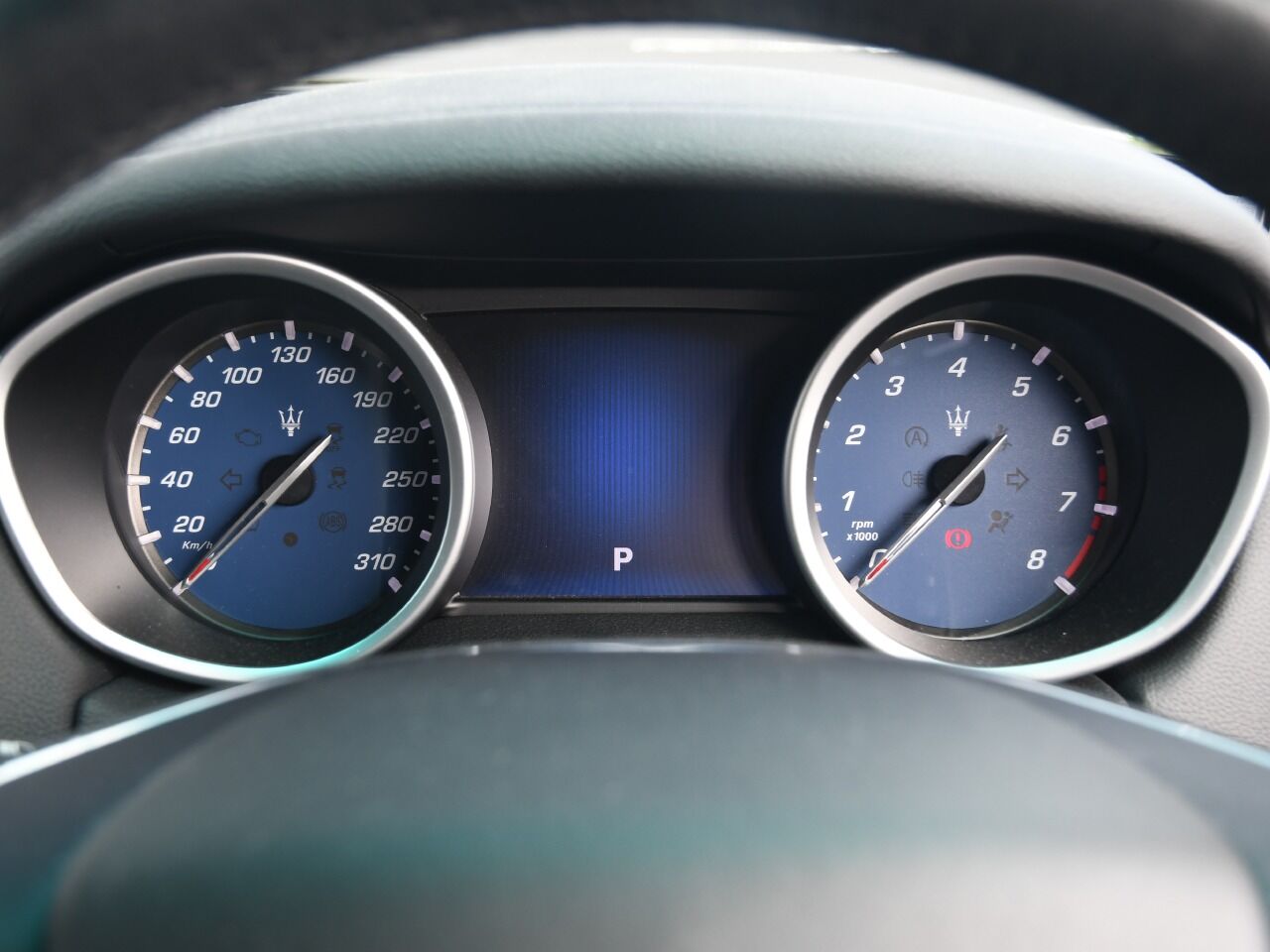 LEXUS LC500h ストラクチュラルブルー