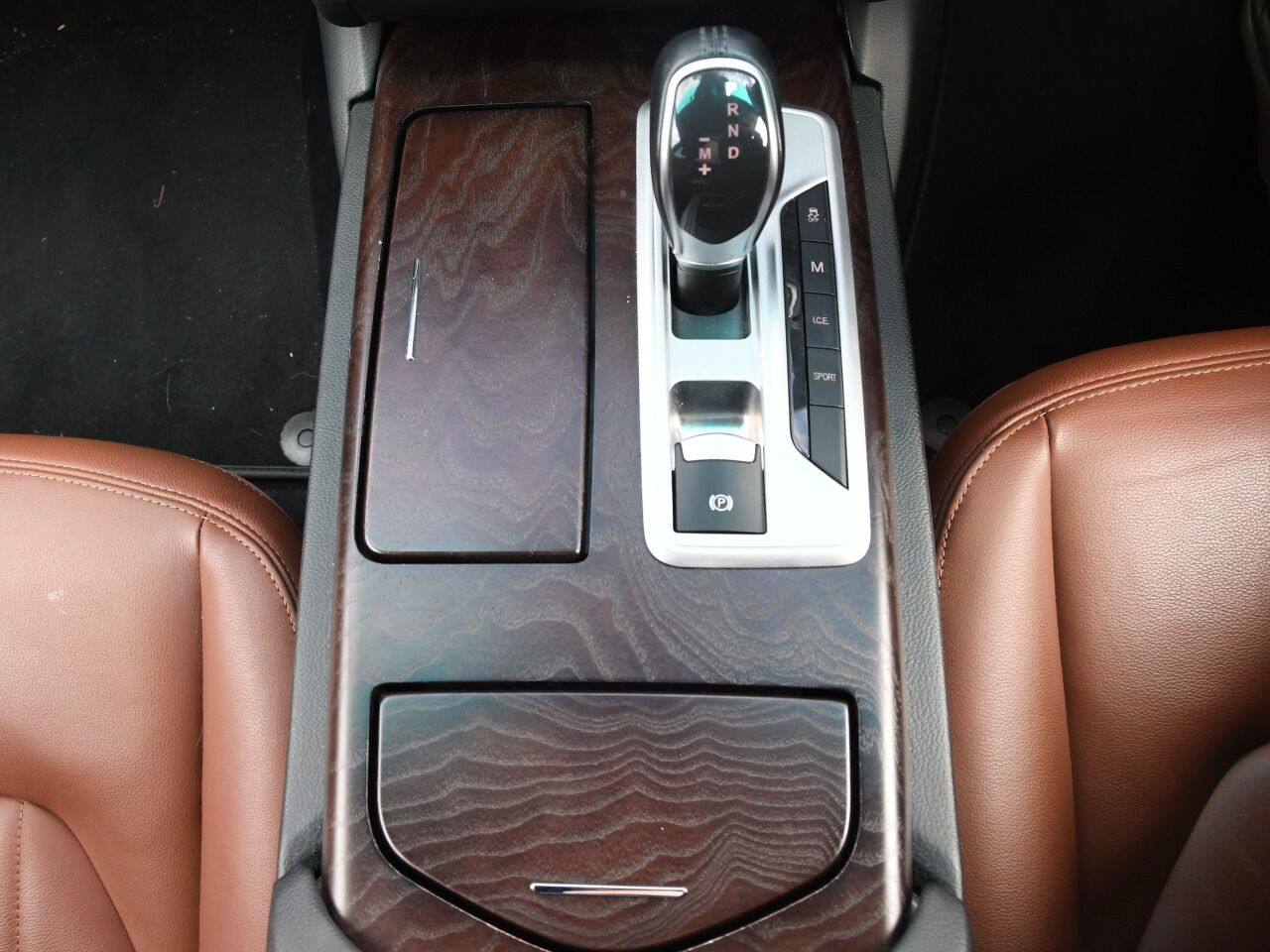 LEXUS LC500h ストラクチュラルブルー