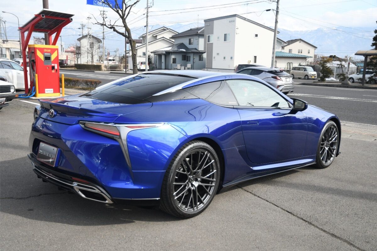 LEXUS LC500h ストラクチュラルブルー