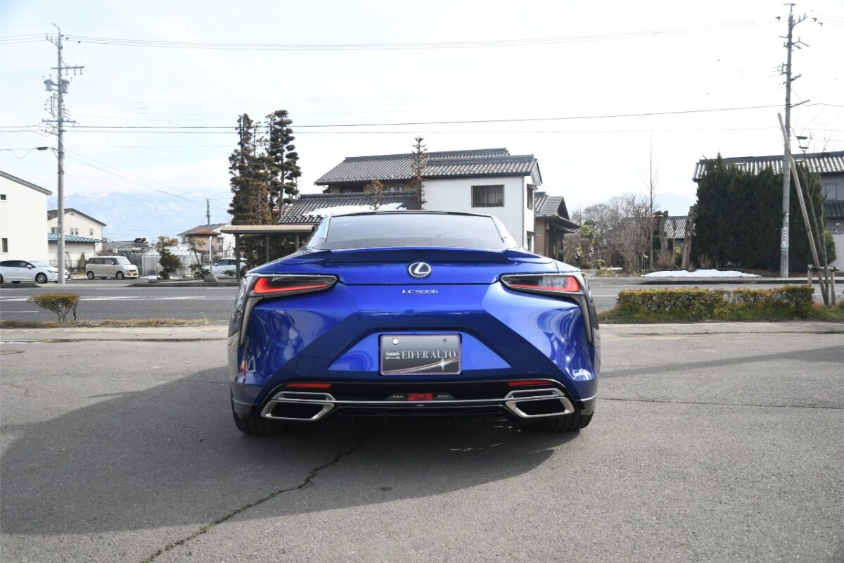 LEXUS LC500h ストラクチュラルブルー
