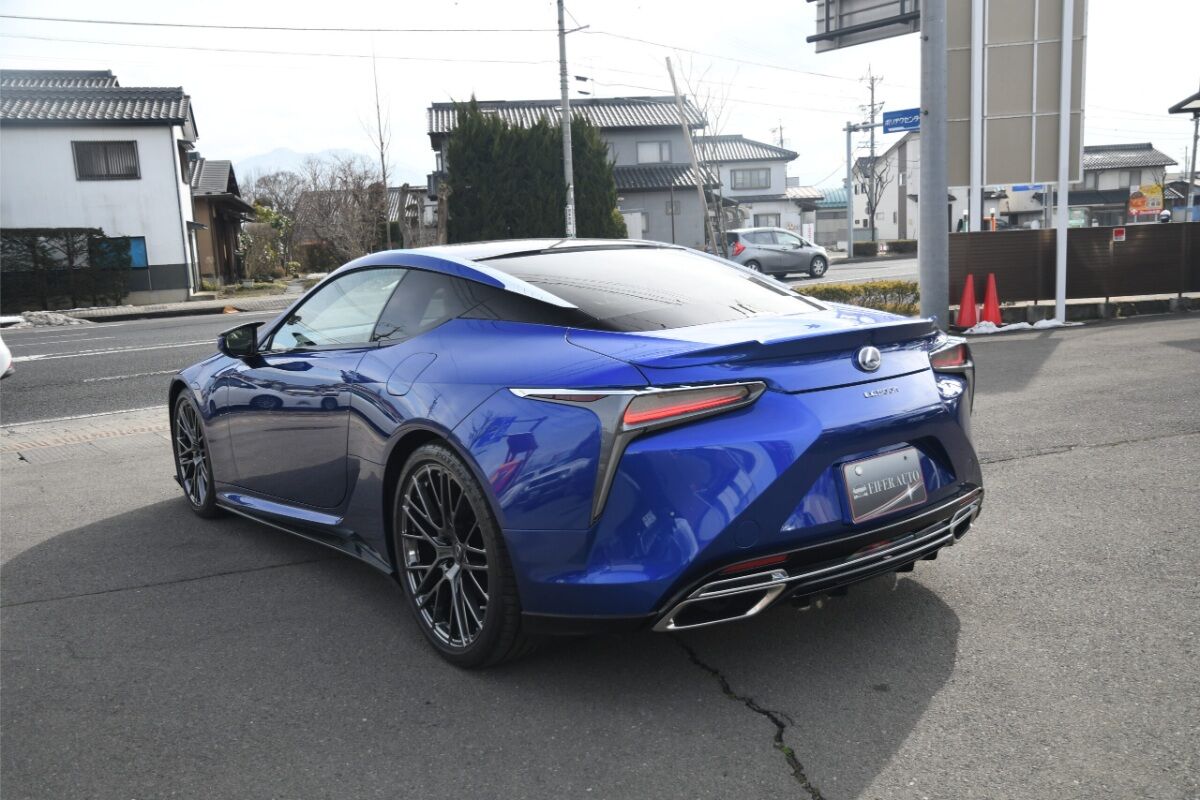 LEXUS LC500h ストラクチュラルブルー