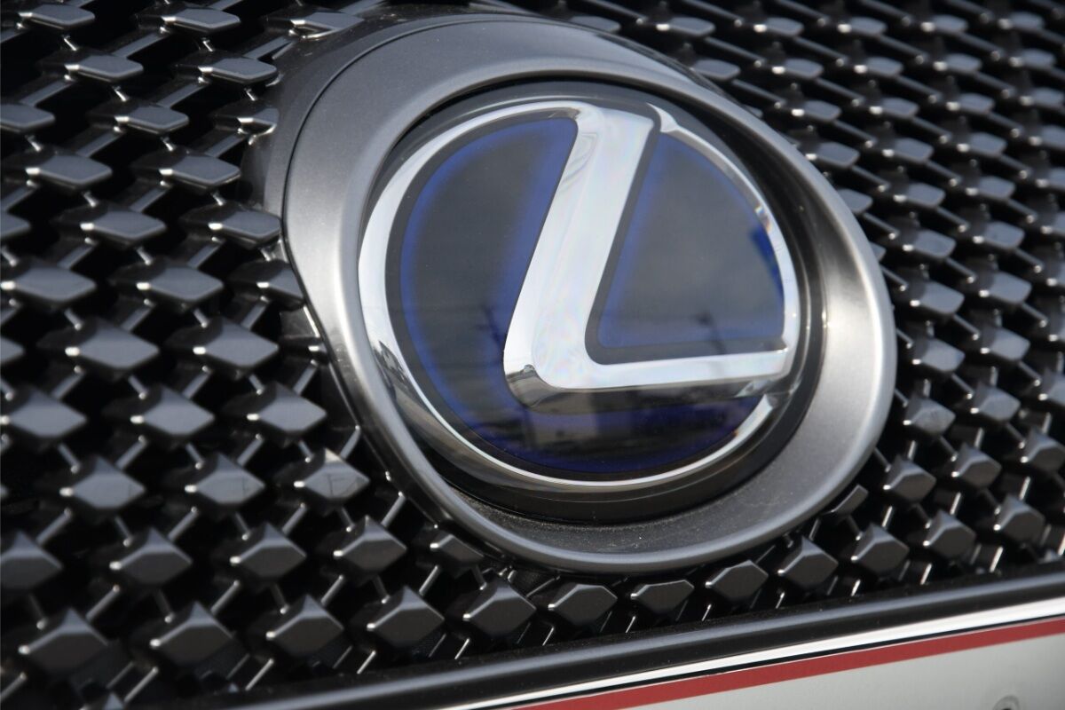 LEXUS LC500h ストラクチュラルブルー