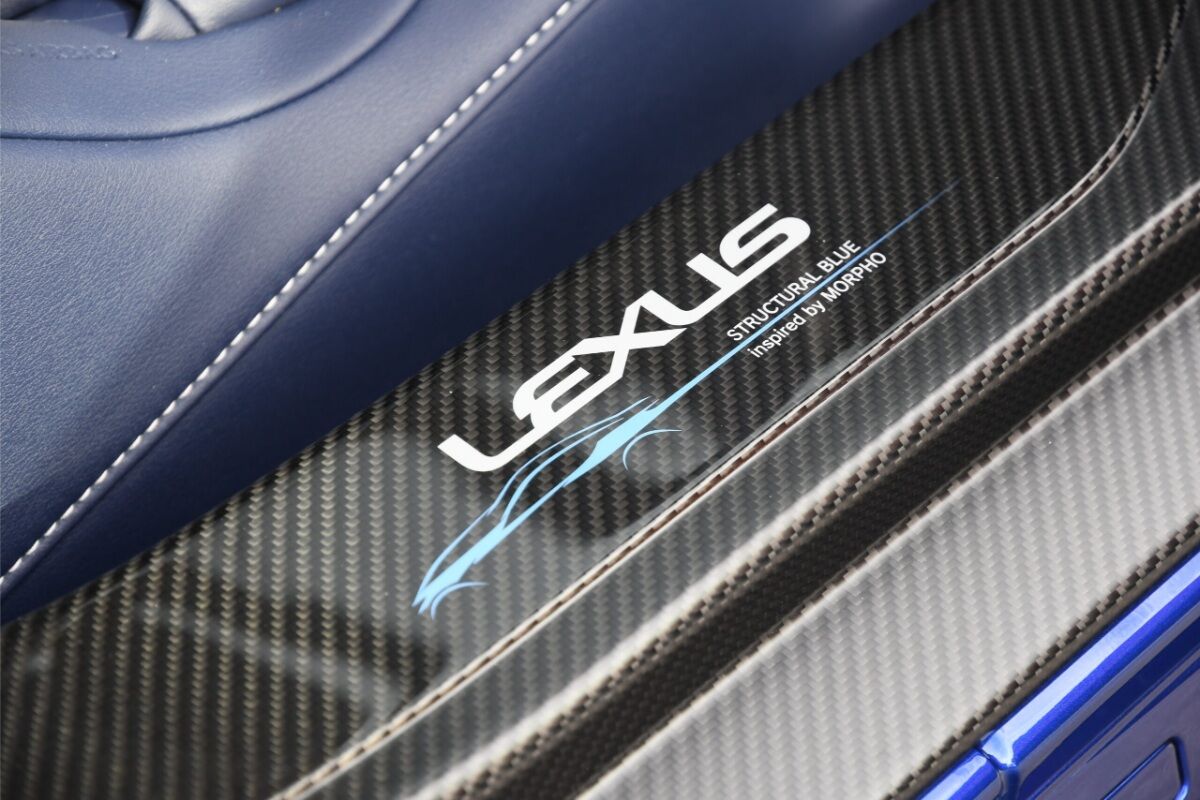 LEXUS LC500h ストラクチュラルブルー