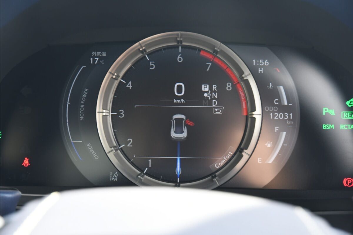 LEXUS LC500h ストラクチュラルブルー