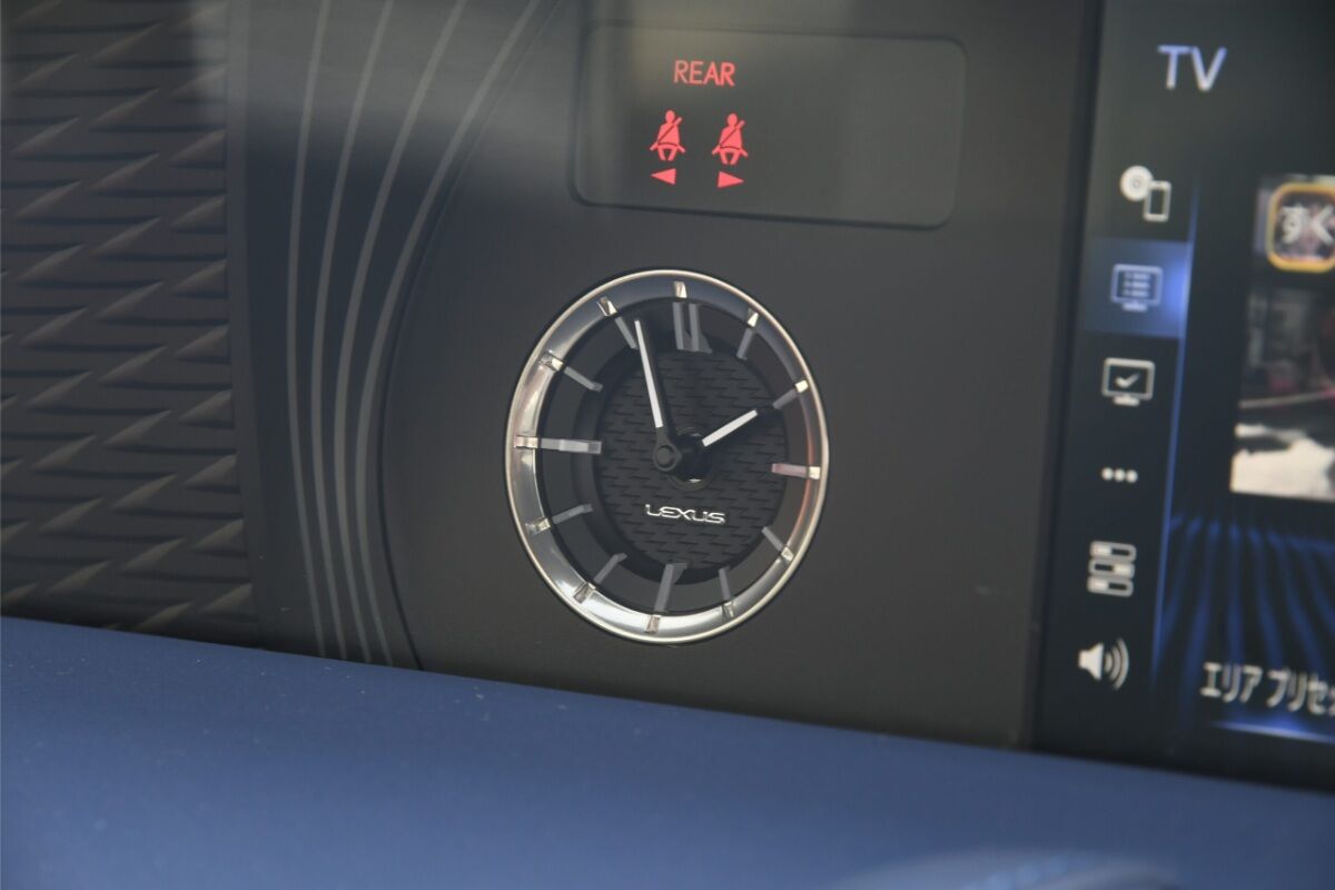 LEXUS LC500h ストラクチュラルブルー