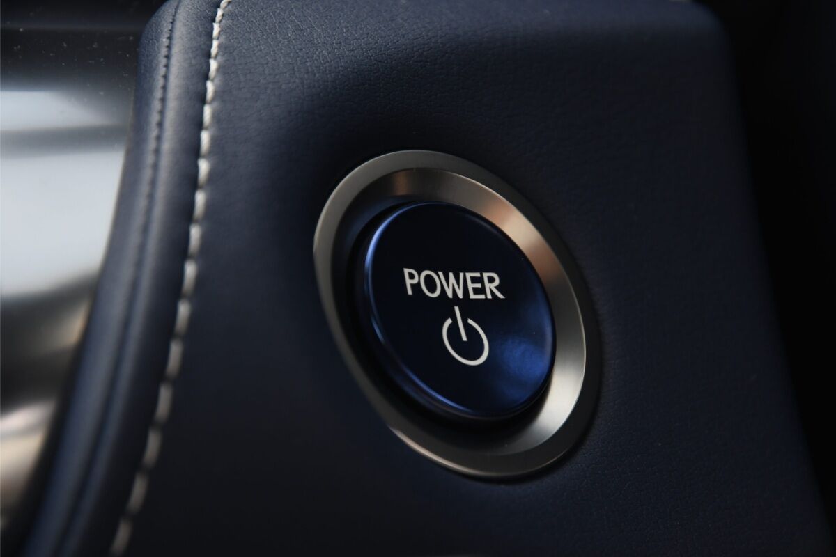 LEXUS LC500h ストラクチュラルブルー
